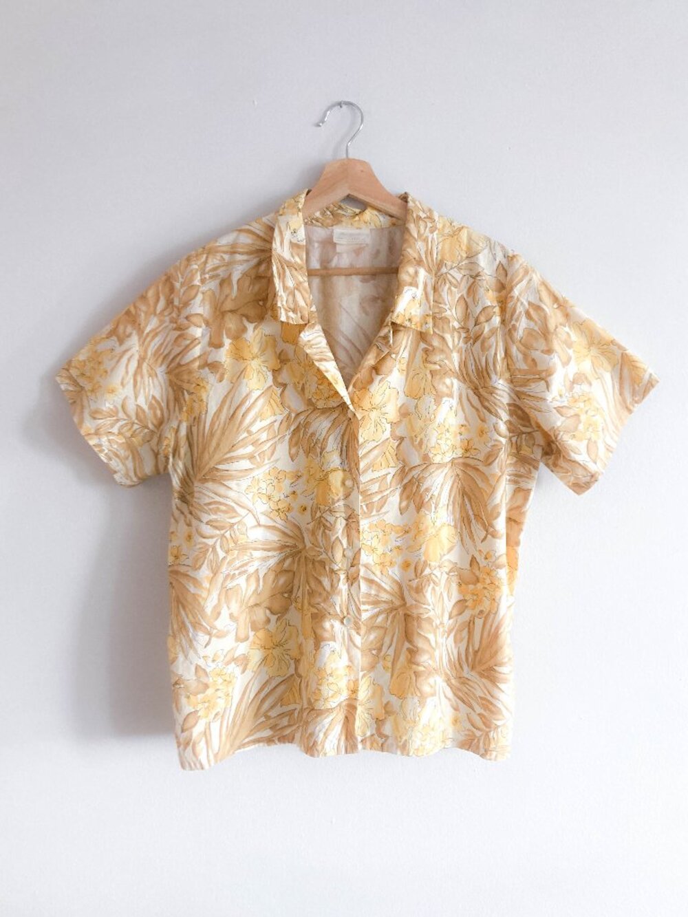 Vintage yellow floral button down shirt 100% cotton